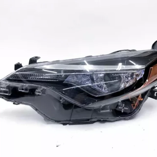 Farol Toyota Corolla 17-19 Lh Equivalente  Le